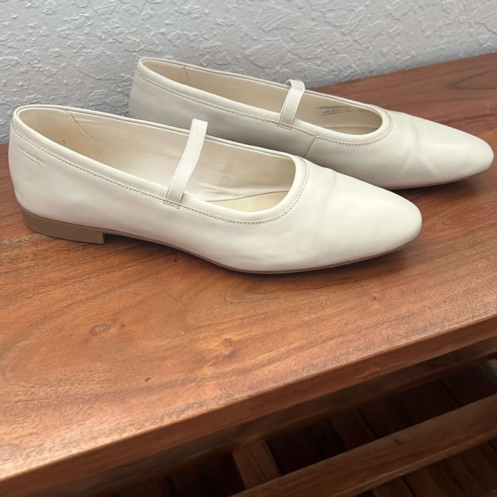 Vagabond Mary Jane Flats